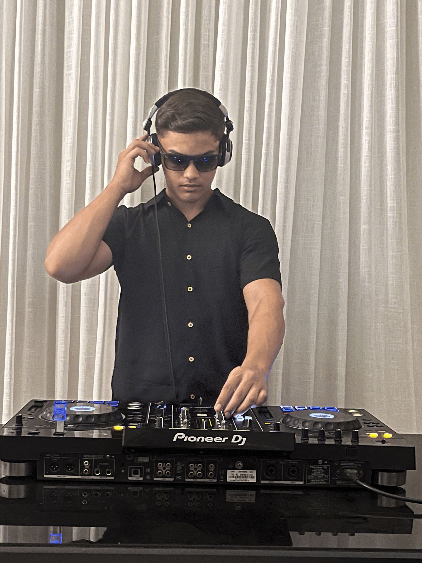 DJ NICO